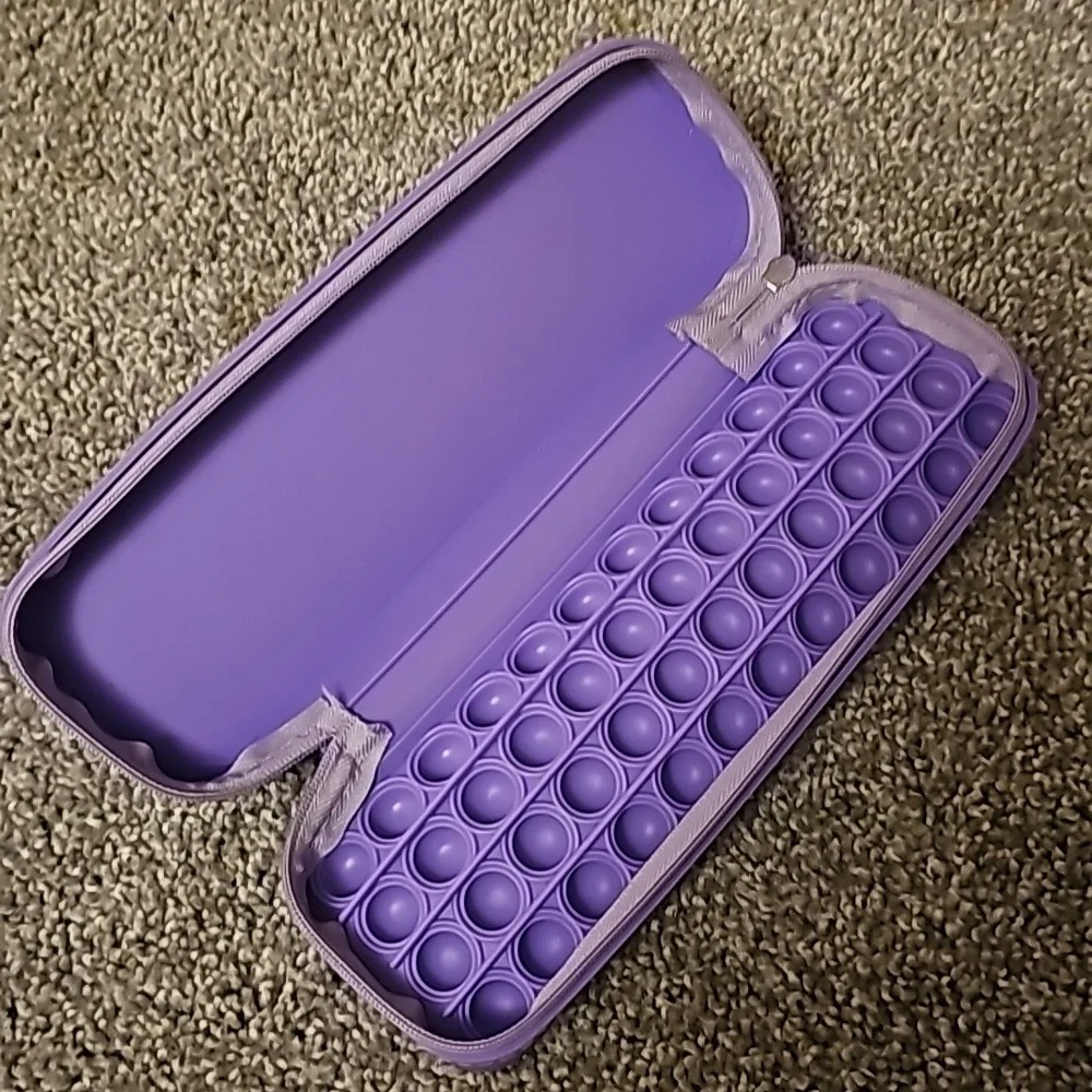 E5🔹️Erasers, Pencil Case, and Accessory Case